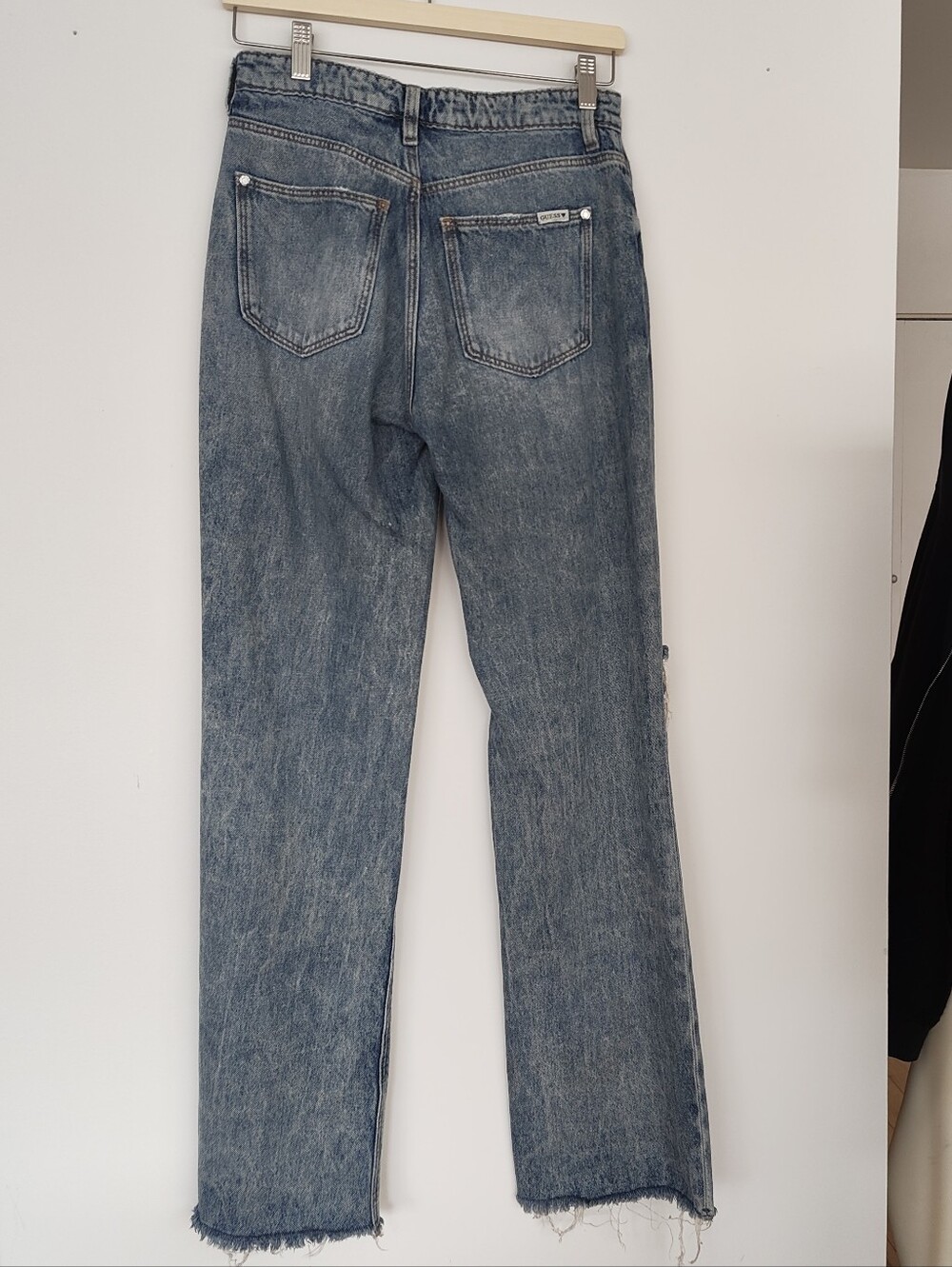 Guess Jeans - Picture 2 of 10